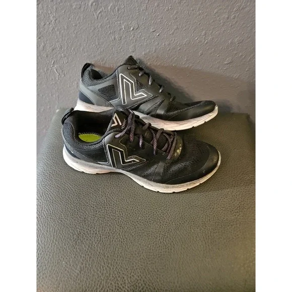 Vionic‎ Brisk Tennis shoes Women's Size 9 Black Walking Jogging Sneakers (S40