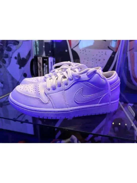 Nike Air Jordan 1 Low WHITE SIZE: WOMENS 9.5