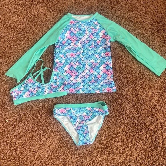 Unbranded‎ Girls' 3-Piece Fish Scales Rash Guard Swimsuit Set Size 7T NWOT