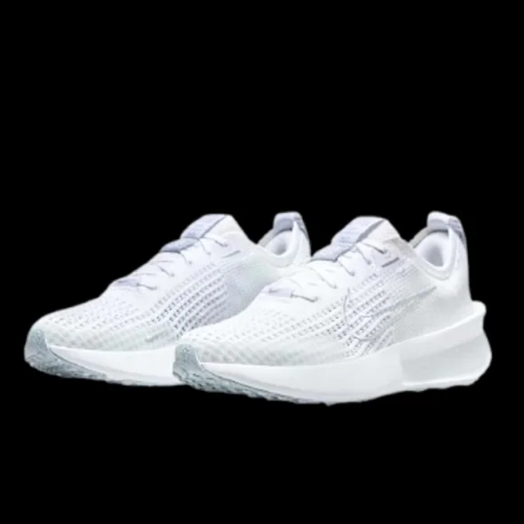 Nike Interact Run Womens Size 9.5 White Cool Grey