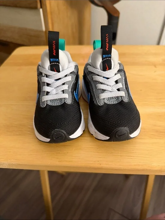Nike Kids Black, Gray and Blue Sneakers with Teal Pull Tabs