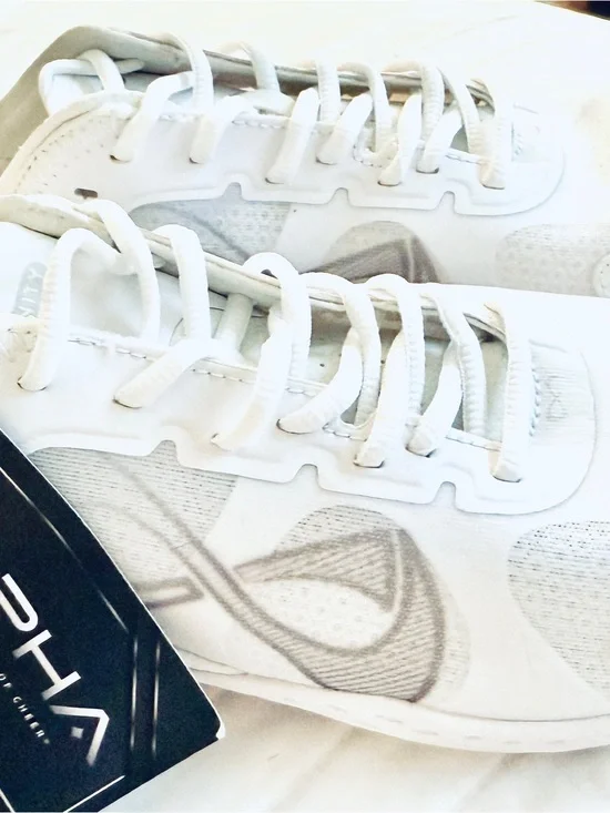 Nfinity Alpha White Cheer Shoes Women, Lightweight Breathable Sneakers Size 8
