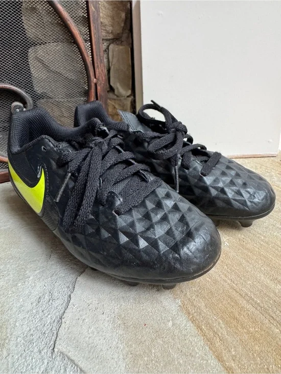 Nike Tiempo Boy Girl Soccer Cleats Shoes, Size Youth 12C