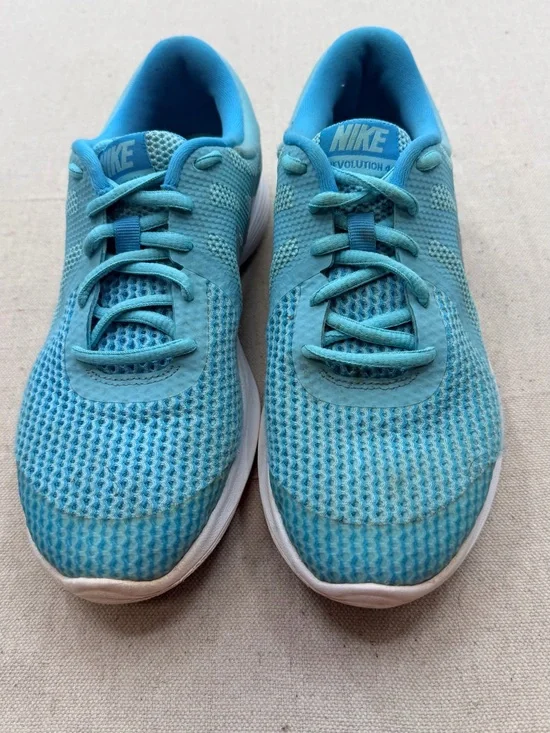 Nike Revolution 4 - 6.5Y