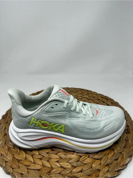 Hoka Women's Clifton 10