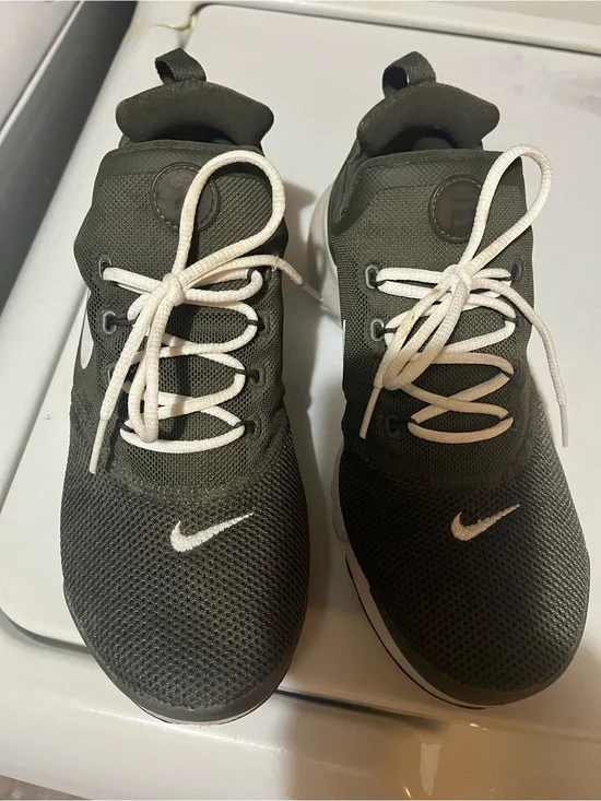 Nike Presto Fly GS 6Y Olive Green White Running Shoes Sneakers