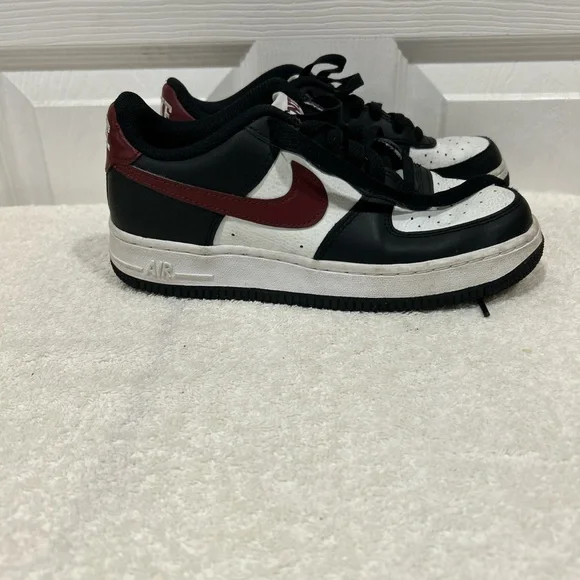 Nike Kids Black White and Maroon Low-Top Sneakers