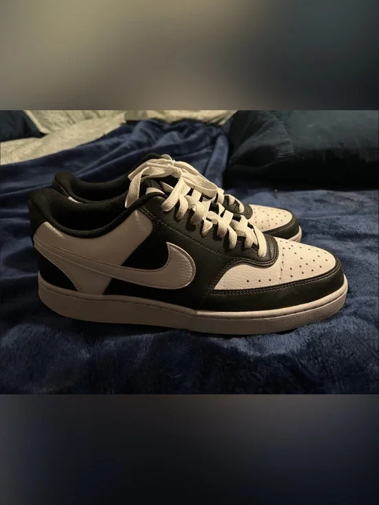 Nike Low-Top Athletic Sneakers in Black and White