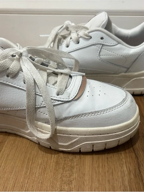 Reebok White Leather Low-Top Comfort Sneakers