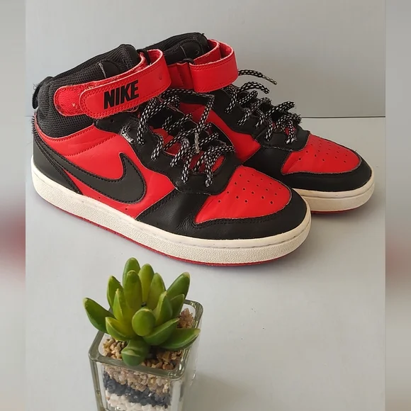 Nike Athletic Shoes Boys Or Girls Size 4.5 Y Red White