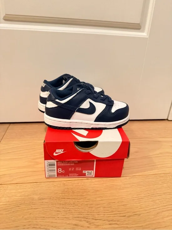 Nike Kids Low-Top Sneakers in Navy and White