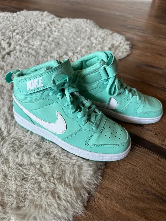 Nike Kids Mint Green Court Borough Mid 2 High-Top Sneakers NWOT