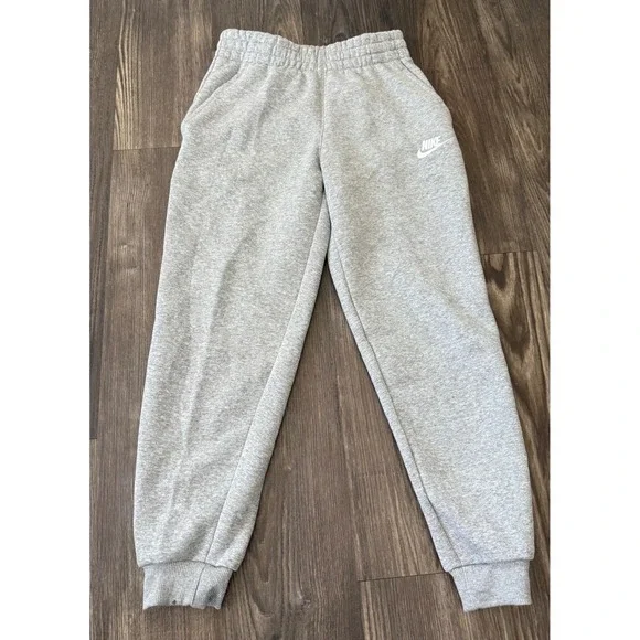 Kids youth medium Nike joggers pants gray  bts back to school NWT