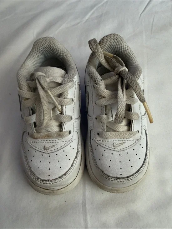 Nike Kids White and Gray Low-Top Sneakers