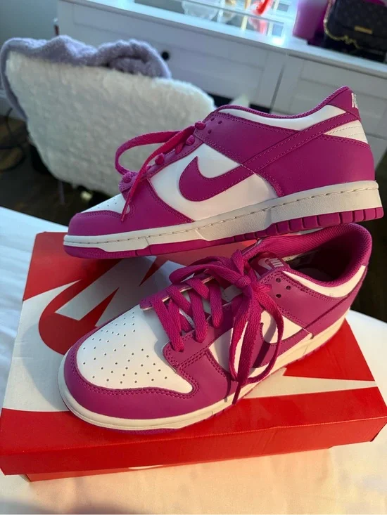 Nike Dunk Low active fuchsia size 6.5Y