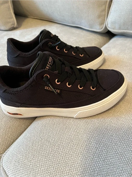 Skechers Arch Fit Arcade Black Canvas Sneakers with Rose-Gold Eyelets