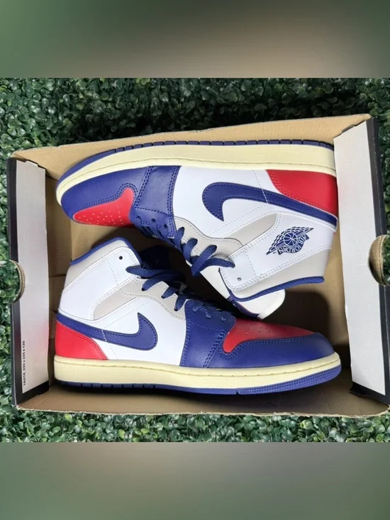 Air Jordan 1 Mid (GS) 6.5Y (8W) Red White Blue Rare Air’ NEW