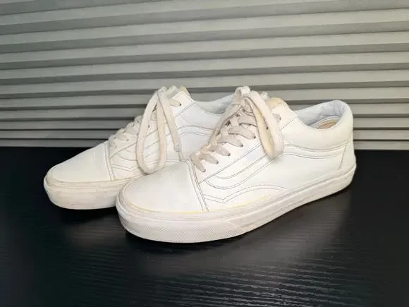 Vans Old Skool White Leather Sneakers Womens 6 / Mens 7.5 Low Top Skate Shoes