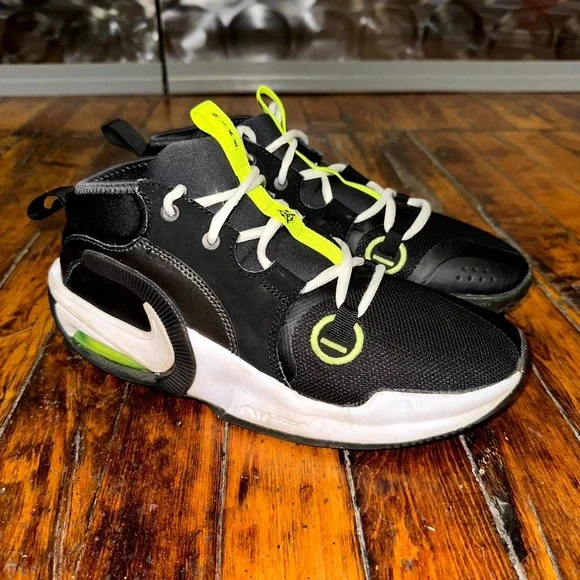 Nike Air Zoom Crossover 2 Sneakers Boys Size 7 Black Lace Up Basketball Shoes