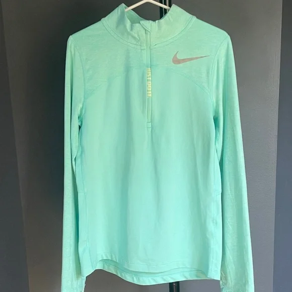 Nike Girl's Dri-Fit 1/2 Zip Top, Size Girls Medium- Excellent Condition