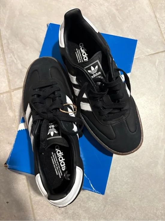 adidas Men’s Black & White Retro Running Sneakers