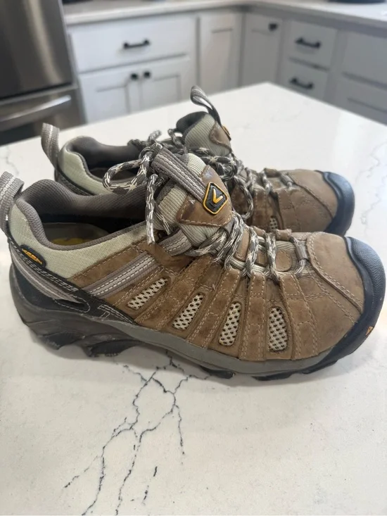 KEEN Women’s Hiking Shoes Boots Low Top Lace-Up 6.5 Medium