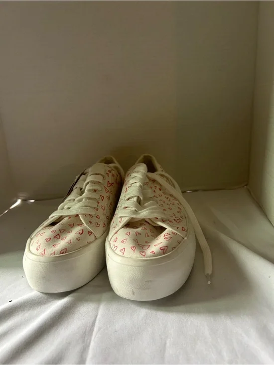 Joie White Canvas Heart Print Platform Sneakers Women’s Size 9 Lace Up Shoes
