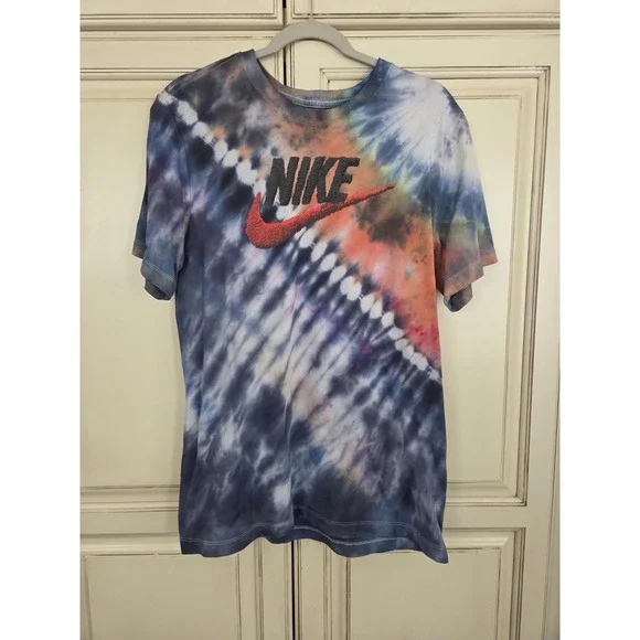 The Nike Tee Tie Dye Shirt‎ Youth Large Fuzzy Carpet Swoosh Athleisure