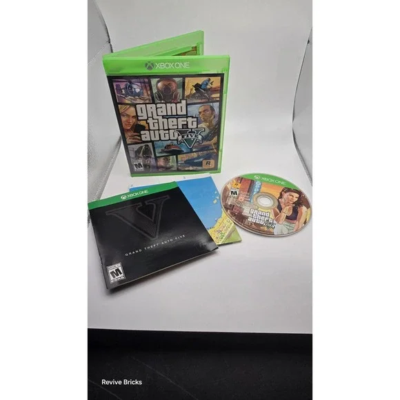Grand Theft Auto V (Microsoft Xbox One, 2014) CIB Complete W/ Map Tested Working