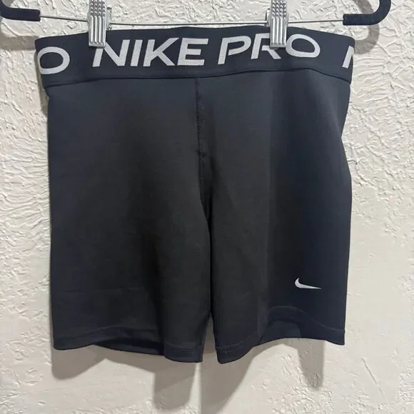 Girls black Nike Pro Shorts XL 14/16