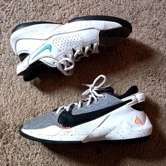 Nike Zoom Freak 2 Giannis Sneakers Youth 6.5 CW3227-101 PRE-OWNED