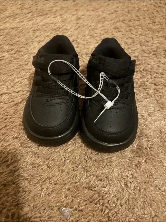 Nike Kids Black Low-Top Casual Sneakers