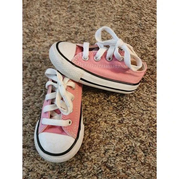 Converse Chuck Taylor Pink Low Top Sneakers Infant Size 5