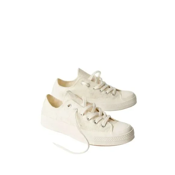 Converse | Chuck 70 Low Top Lace Sneakers