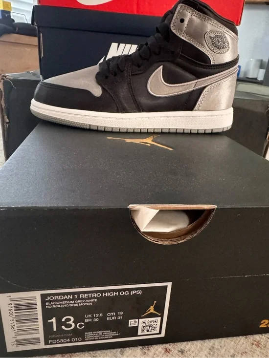 Nike Air Jordan 1 Retro High OG - Black and Metallic Silver