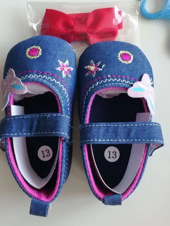 Baby girl's shoes blue size 13
