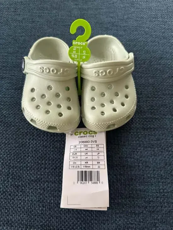 Crocs Classic Clog  Toddler Size C4 Light Green
