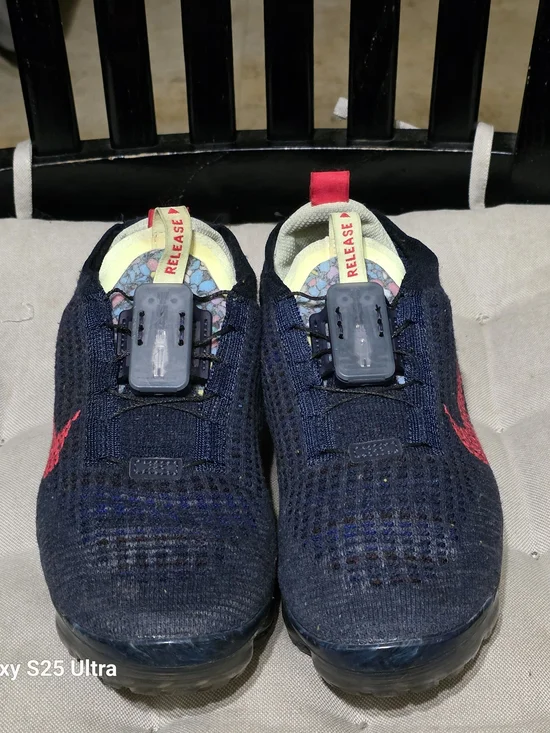 Nike Kids Navy and Red Slip-On Knit Sneakers Used Size 5