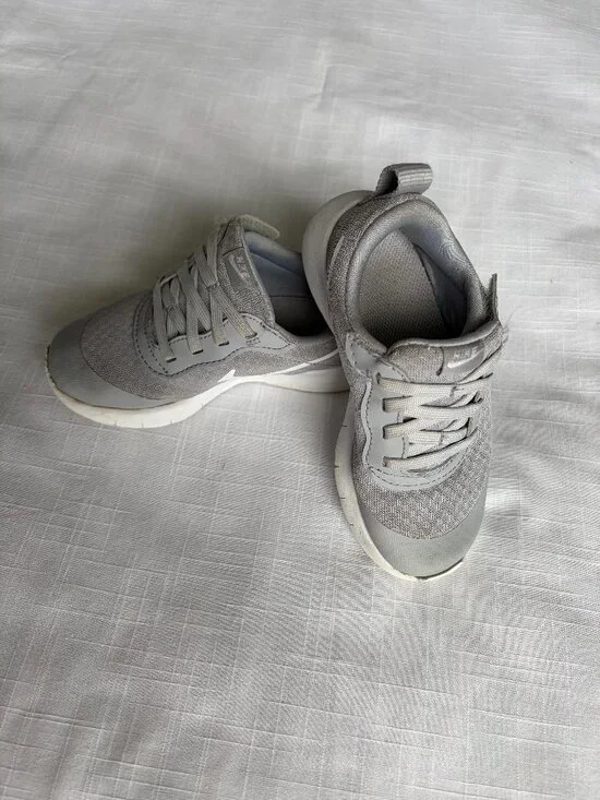 Nike Boys Toddler Shoes 10C Grey White With Velcro and Loop