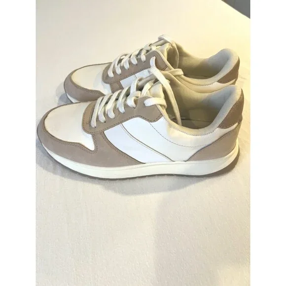 BRAND NEW WOMEN'S SIZE 8.5 TIME AND TRU Memory Foam CHUNKY JOGGER SNEAKERS