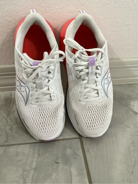 Saucony Guide 18 is a aWhite Running Shoes with Coral and Lavender Accents