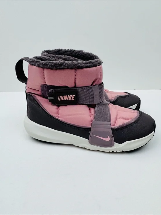 Nike Flex Advance boots. Size 3Y. Quilted textile upper with fleece lining. Pink