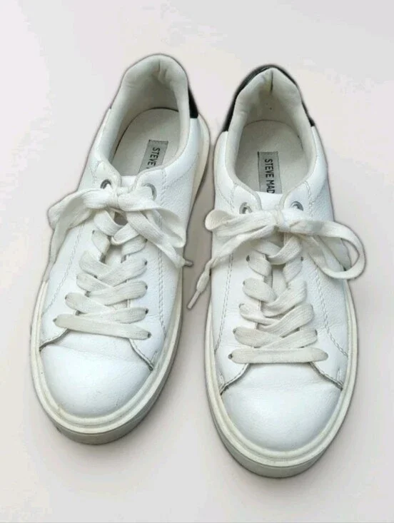 Steve Madden Black/White Pre Loved Womens Tennis Shoes Size 8M