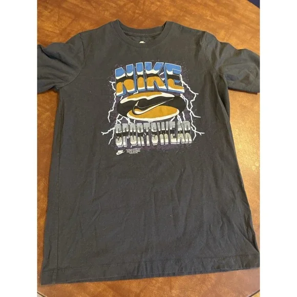 Nike Sportswear Tee Youth Size XL