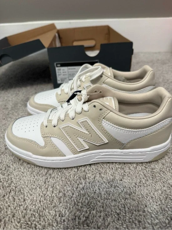 New Balance 480 White and Beige Low-Top Sneakers