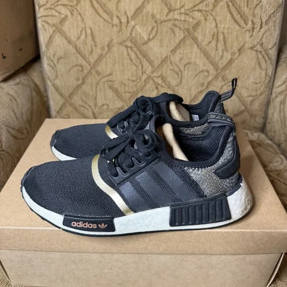 Adidas NMD_R1 Shoes Womens Size 7.5‎ Black Animal Print Sneakers GY6300