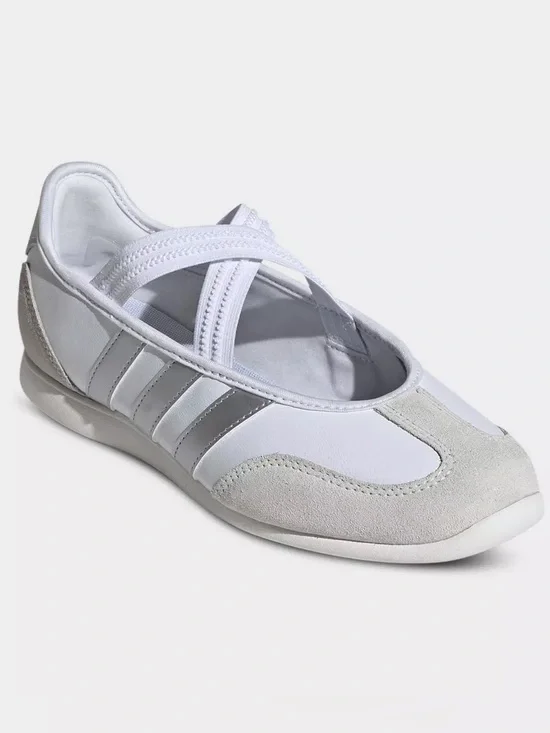 LIKE NEW ADIDAS Barreda Mary Jane Shoes!