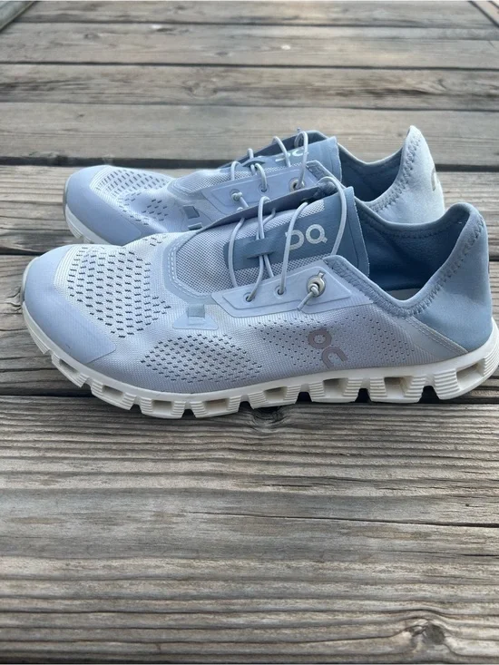 EUC Women’s On Cloud 5 Coast Trail Road Running Shoes Light Blue