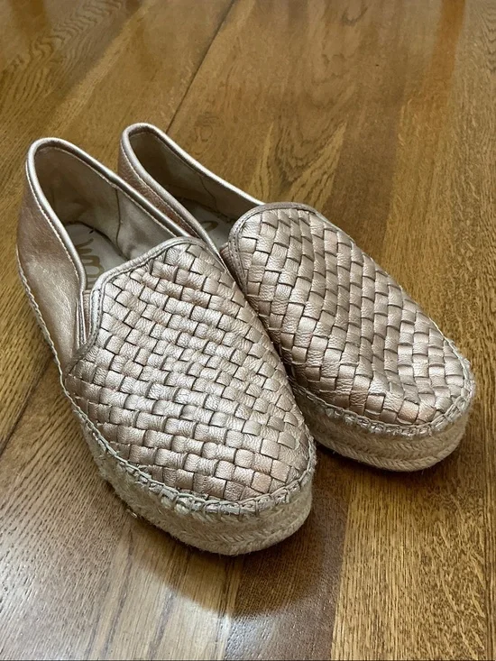 Woman’s Sam Edelman metallic rose gold woven leather Espidrille. Size 8.5.cute!