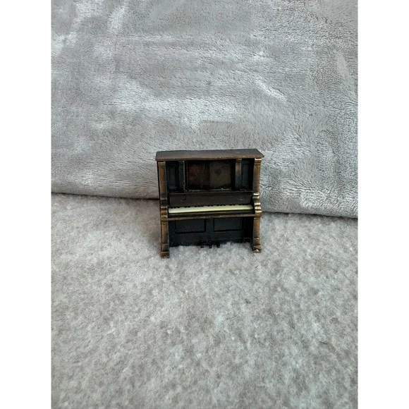 Vintage Durham Industries Miniature Piano‎ 1976 Hong Kong